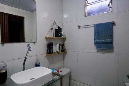 Casa à venda com 597m², 4 quartos e 7 vagas Casa à venda com 597m², 4 quartos e 7 vagasBanheiro da Suíte