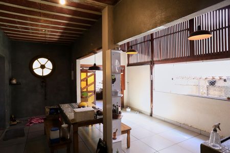 Casa à venda com 597m², 4 quartos e 7 vagas Casa à venda com 597m², 4 quartos e 7 vagasCozinha