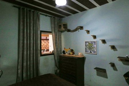 Casa à venda com 597m², 4 quartos e 7 vagas Casa à venda com 597m², 4 quartos e 7 vagasQuarto