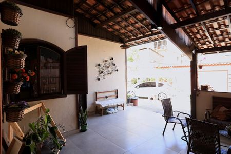 Casa à venda com 597m², 4 quartos e 7 vagas Casa à venda com 597m², 4 quartos e 7 vagasVaranda gourmet