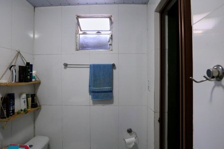 Casa à venda com 597m², 4 quartos e 7 vagas Casa à venda com 597m², 4 quartos e 7 vagasBanheiro da Suíte