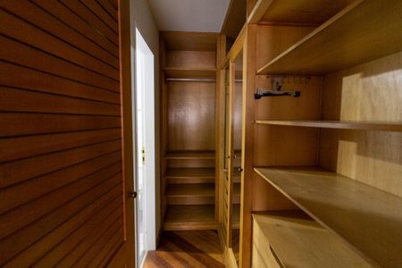 Apartamento à venda com 70m², 2 quartos e 1 vaga Apartamento à venda com 70m², 2 quartos e 1 vagaCloset Suíte