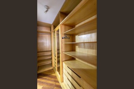 Apartamento à venda com 70m², 2 quartos e 1 vaga Apartamento à venda com 70m², 2 quartos e 1 vagaCloset Suíte