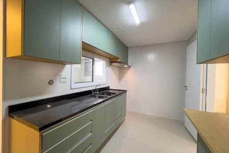Apartamento à venda com 95m², 2 quartos e 2 vagasCozinha