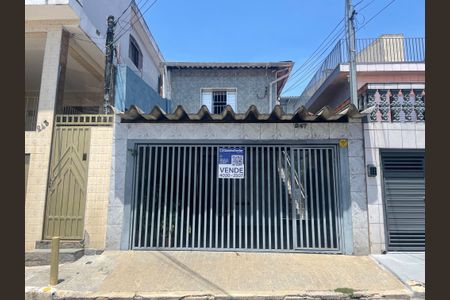 Casa à venda com 150m², 4 quartos e 2 vagas Casa à venda com 150m², 4 quartos e 2 vagasFachada+Placa