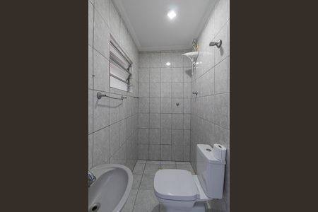 Casa à venda com 150m², 4 quartos e 2 vagas Casa à venda com 150m², 4 quartos e 2 vagasBanheiro Suíte Externo