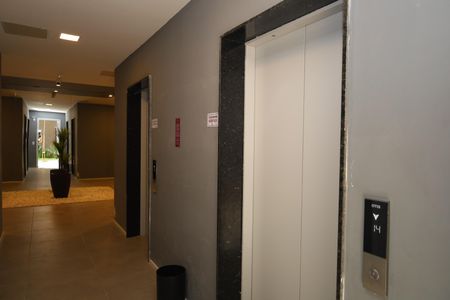 Apartamento para alugar com 37m², 2 quartos e sem vagaÁrea comum - Saguão do prédio