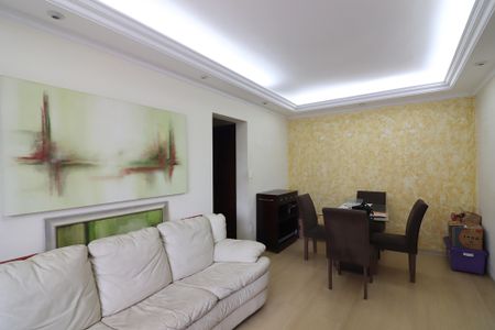 Apartamento à venda com 64m², 2 quartos e 2 vagasSala