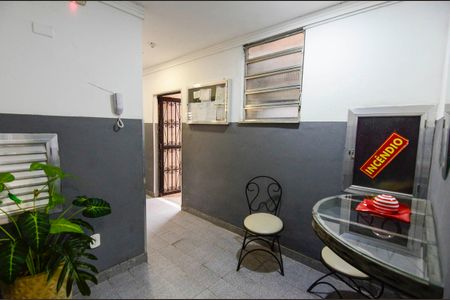 Apartamento à venda com 65m², 2 quartos e 1 vagaHall