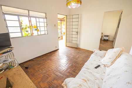 Sala de casa à venda com 4 quartos, 223m² em Novo Glória, Belo Horizonte