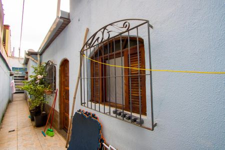 Casa à venda com 125m², 2 quartos e 2 vagasCorredor externo