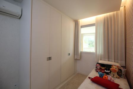 Apartamento à venda com 233m², 4 quartos e 3 vagasQuarto 1