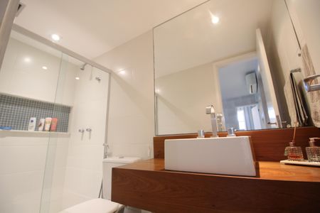 Apartamento à venda com 233m², 4 quartos e 3 vagasBanheiro Social 2