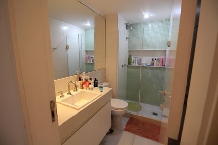 Apartamento à venda com 233m², 4 quartos e 3 vagasBanheiro Social 1