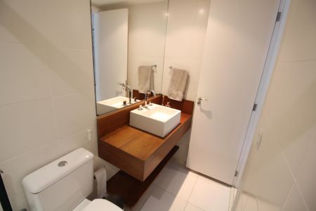 Apartamento à venda com 233m², 4 quartos e 3 vagasBanheiro Social 2
