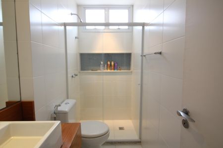 Apartamento à venda com 233m², 4 quartos e 3 vagasBanheiro da Suíte 1