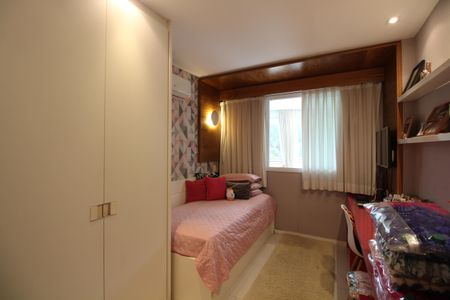 Apartamento à venda com 233m², 4 quartos e 3 vagasQuarto 2