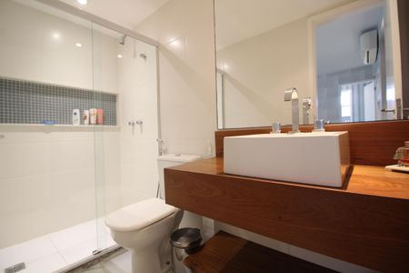 Apartamento à venda com 233m², 4 quartos e 3 vagasBanheiro Social 2