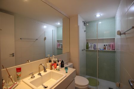 Apartamento à venda com 233m², 4 quartos e 3 vagasBanheiro Social 1