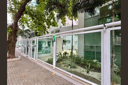 Apartamento à venda com 233m², 4 quartos e 3 vagas Apartamento à venda com 233m², 4 quartos e 3 vagasFachada