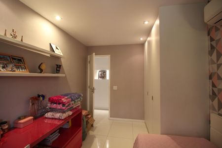 Apartamento à venda com 233m², 4 quartos e 3 vagasQuarto 2