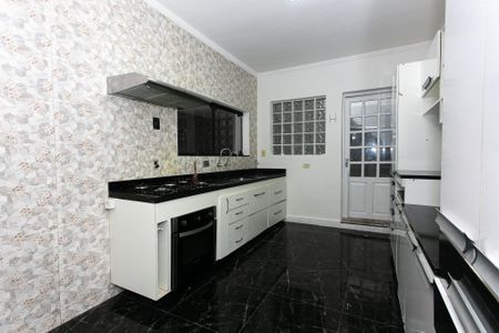 Casa para alugar com 200m², 4 quartos e 5 vagas Casa para alugar com 200m², 4 quartos e 5 vagasCozinha