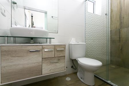 Casa para alugar com 200m², 4 quartos e 5 vagas Casa para alugar com 200m², 4 quartos e 5 vagasBanheiro da Suíte