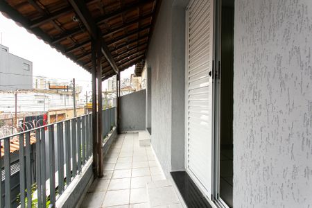 Casa para alugar com 200m², 4 quartos e 5 vagas Casa para alugar com 200m², 4 quartos e 5 vagasVaranda dos Quartos 1 e 2
