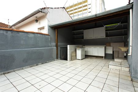 Casa para alugar com 200m², 4 quartos e 5 vagas Casa para alugar com 200m², 4 quartos e 5 vagasTerraço