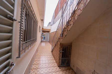 Casa à venda com 250m², 3 quartos e 2 vagasCorredor