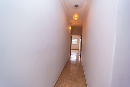 Casa à venda com 250m², 3 quartos e 2 vagasCorredor