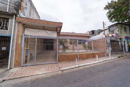 Casa à venda com 250m², 3 quartos e 2 vagasFachada