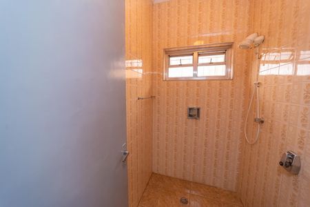 Casa à venda com 250m², 3 quartos e 2 vagasBanheiro 2