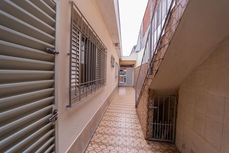 Casa à venda com 250m², 3 quartos e 2 vagasCorredor