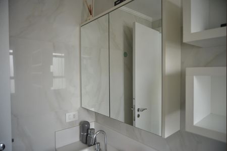 Apartamento à venda com 83m², 2 quartos e 2 vagasBanheiro da Suíte 2