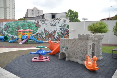 Apartamento à venda com 83m², 2 quartos e 2 vagasÁrea comum - Playground