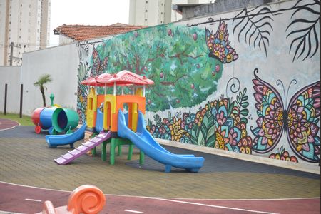 Apartamento à venda com 83m², 2 quartos e 2 vagasÁrea comum - Playground