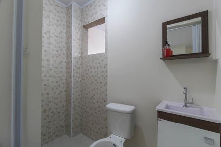 Banheiro de kitnet/studio para alugar com 1 quarto, 28m² em Conjunto Habitacional Teotonio Vilela, São Paulo