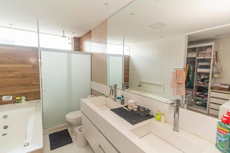 Casa para alugar com 600m², 4 quartos e 1 vagaBanheiro da Suíte