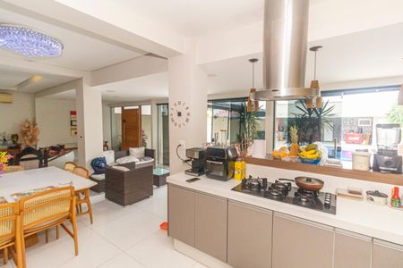 Casa para alugar com 600m², 4 quartos e 1 vagaCozinha