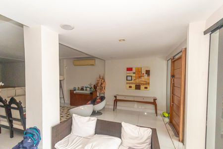 Casa para alugar com 600m², 4 quartos e 1 vagaSala