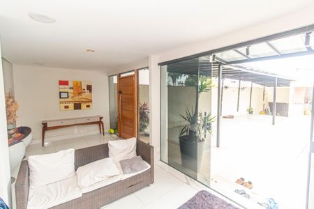 Casa para alugar com 600m², 4 quartos e 1 vagaSala