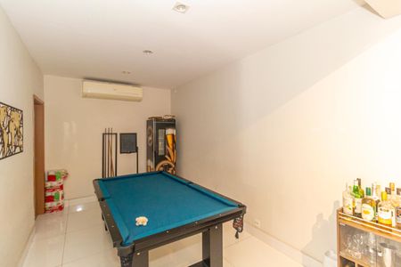 Casa para alugar com 600m², 4 quartos e 1 vagaSala de Jogos