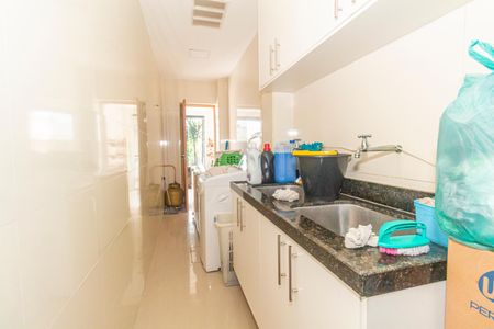 Casa para alugar com 600m², 4 quartos e 1 vagaÁrea de Serviço