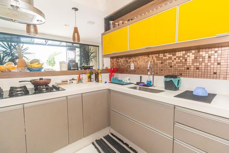 Casa para alugar com 600m², 4 quartos e 1 vagaCozinha