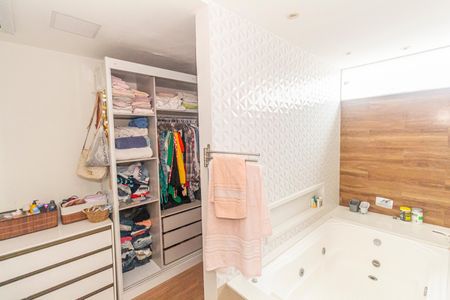 Casa para alugar com 600m², 4 quartos e 1 vagaBanheiro da Suíte