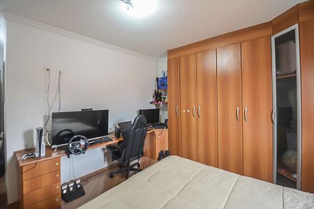 Casa à venda com 206m², 3 quartos e 6 vagas Casa à venda com 206m², 3 quartos e 6 vagasQuarto 2