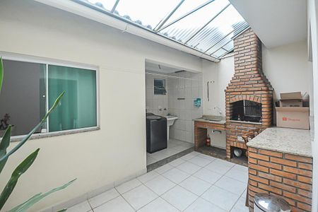 Casa à venda com 206m², 3 quartos e 6 vagasChurrasqueira
