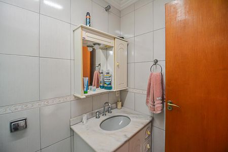 Casa à venda com 206m², 3 quartos e 6 vagasBanheiro da Suíte