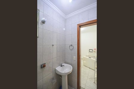 Casa à venda com 206m², 3 quartos e 6 vagasBanheiro de serviço